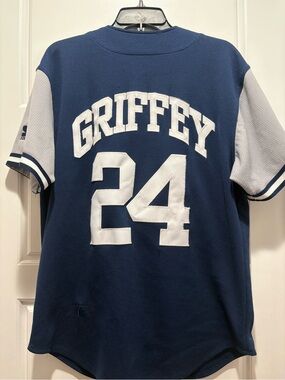 Vintage Starter Ken Griffey Jr. #24 Mariners Jersey, size adult Medium.